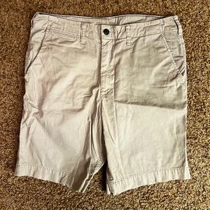 American Eagle - Next Level Flex - Light Grey Shorts - Size 33